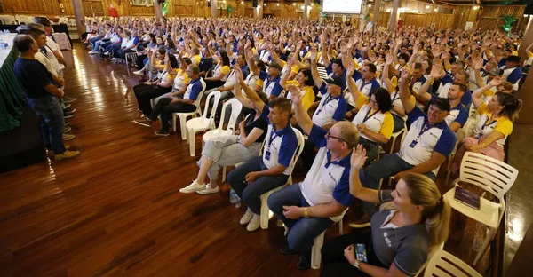 Com a presença de 602 líderes, COOPERALFA apresenta os resultados de 2025